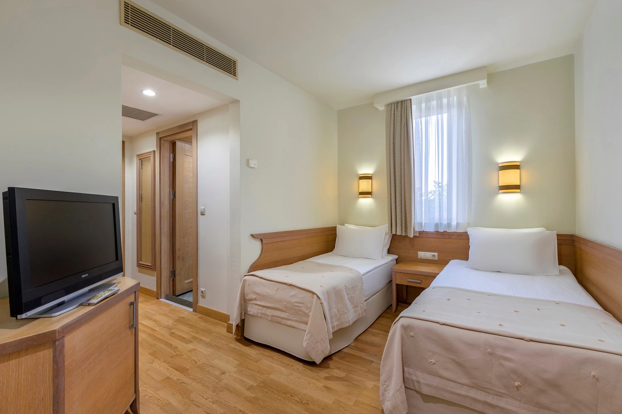 #altIMG Oda in Hotel# Dobedan Beach Resort Comfort #altIMG in# Antalya, Türkiye - #altIMG Image# 3