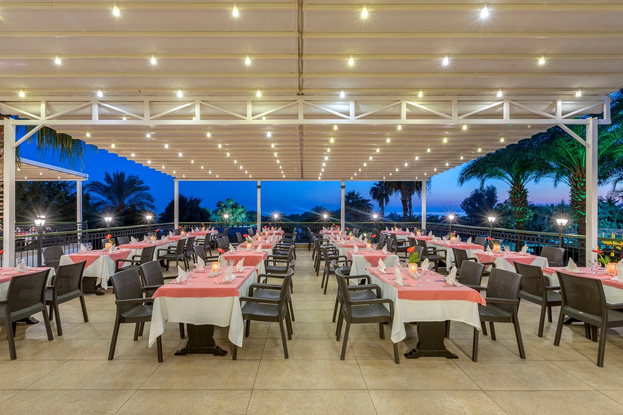 #altIMG Yeme-İçme in Hotel# Dobedan Beach Resort Comfort #altIMG in# Antalya, Türkiye - #altIMG Image# 3