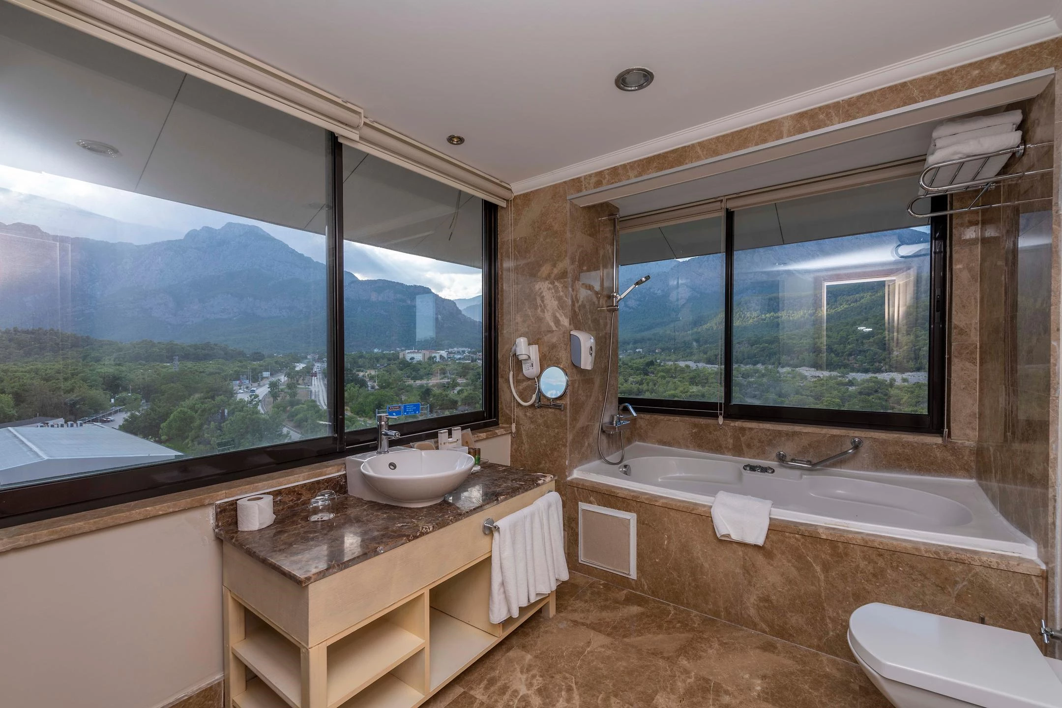 #altIMG Oda in Hotel# Amara Luxury Resort & Villas #altIMG in# Antalya, Türkiye - #altIMG Image# 13