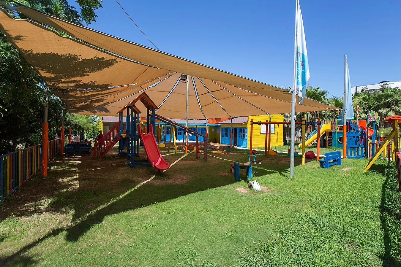 #altIMG Çocuk in Hotel# Azura Deluxe Resort & Aqua Sorgun #altIMG in# Antalya, Türkiye - #altIMG Image# 1