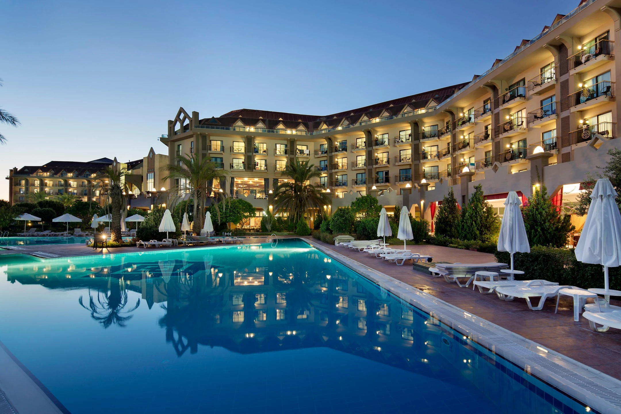 #altIMG Havuz in Hotel# Azura Deluxe Resort & Aqua Sorgun #altIMG in# Antalya, Türkiye - #altIMG Image# 2