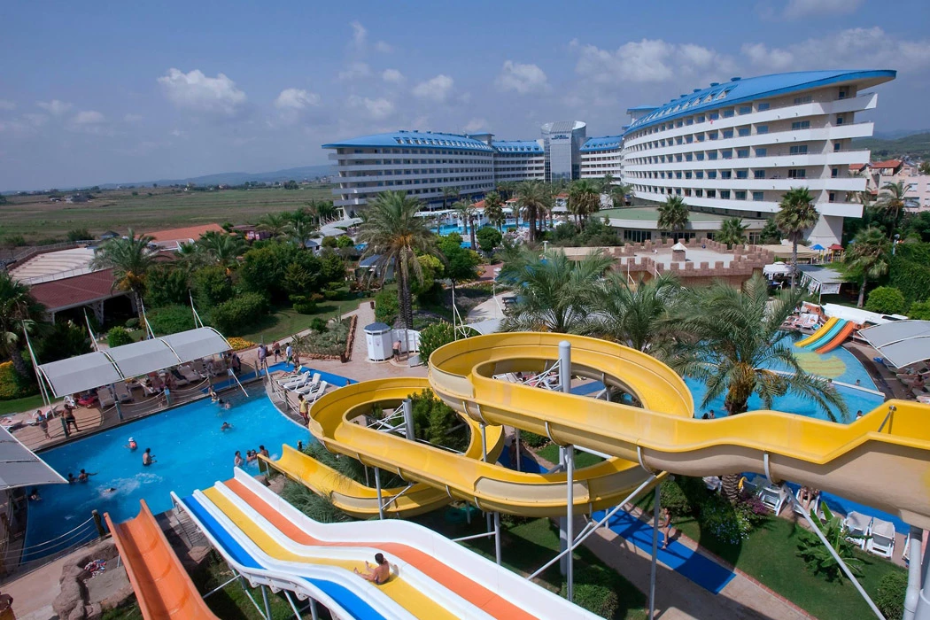 #altIMG Havuz in Hotel# Crystal Admiral Resort Suites & SPA #altIMG in# Antalya, Türkiye - #altIMG Image# 4