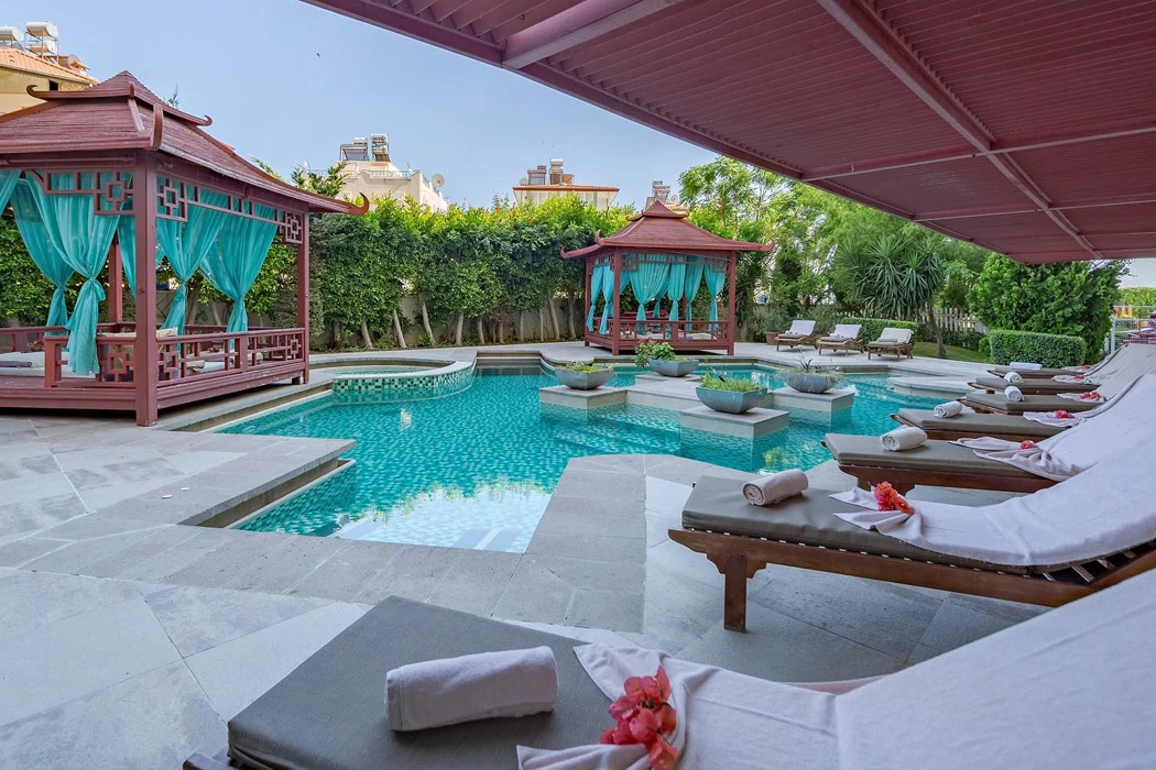 #altIMG Havuz in Hotel# Crystal Admiral Resort Suites & SPA #altIMG in# Antalya, Türkiye - #altIMG Image# 6