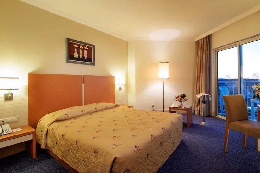 #altIMG Oda in Hotel# Crystal Admiral Resort Suites & SPA #altIMG in# Antalya, Türkiye - #altIMG Image# 6