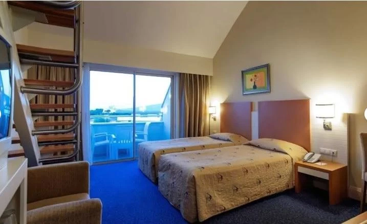 #altIMG Oda in Hotel# Crystal Admiral Resort Suites & SPA #altIMG in# Antalya, Türkiye - #altIMG Image# 11