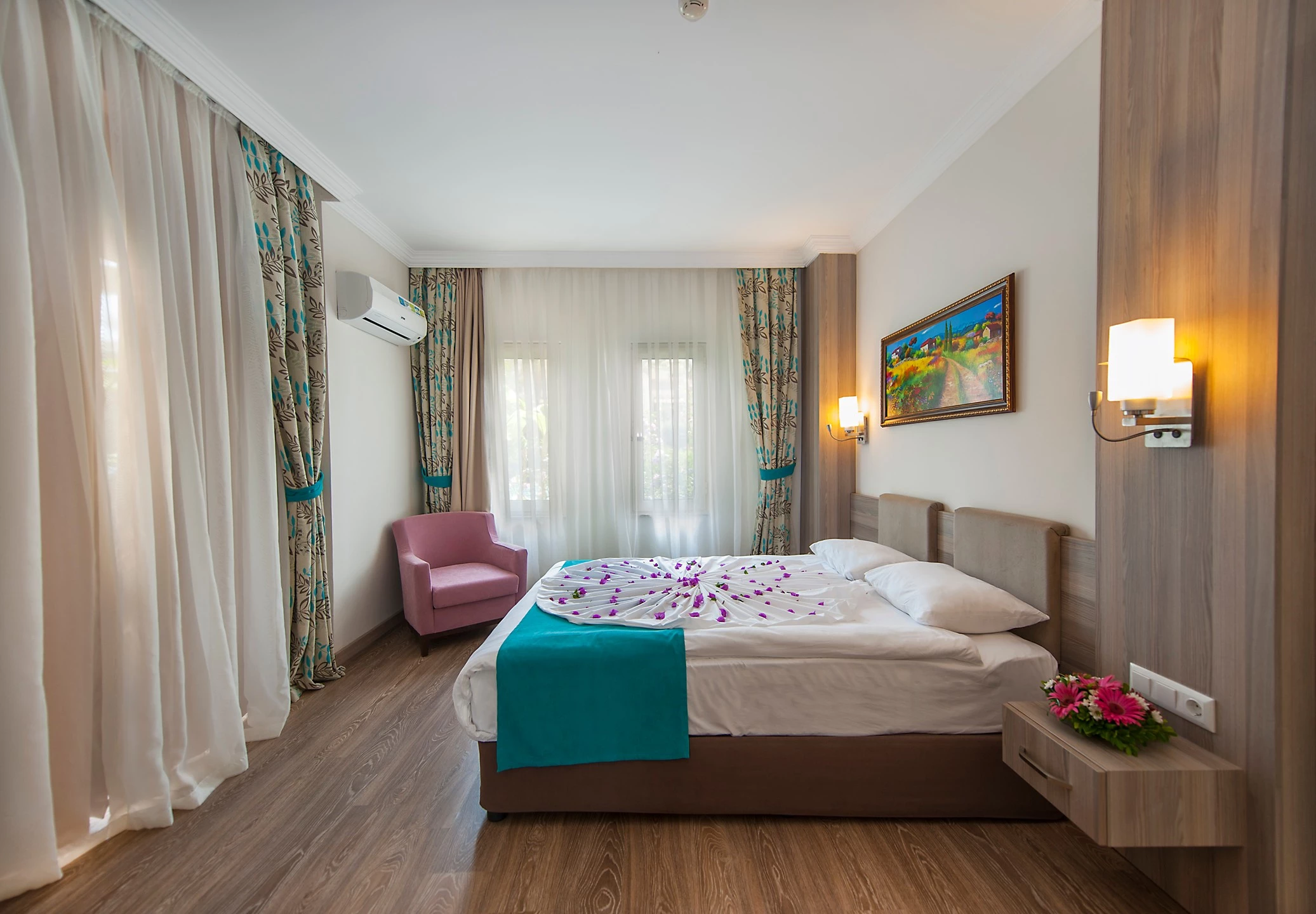 #altIMG Oda in Hotel# Crystal Aura Beach Resort & SPA #altIMG in# Antalya, Türkiye - #altIMG Image# 4