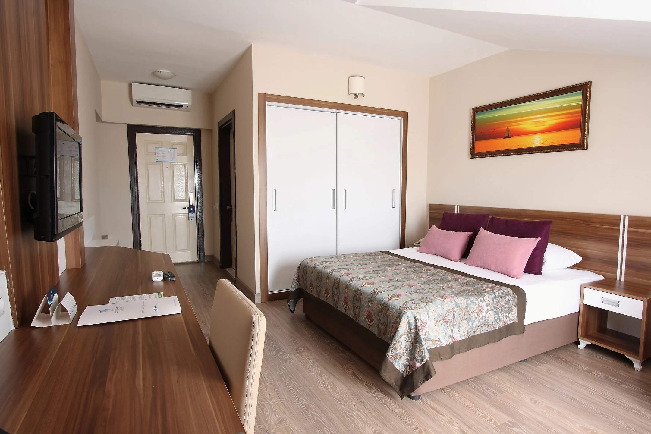 #altIMG Oda in Hotel# Crystal Aura Beach Resort & SPA #altIMG in# Antalya, Türkiye - #altIMG Image# 14