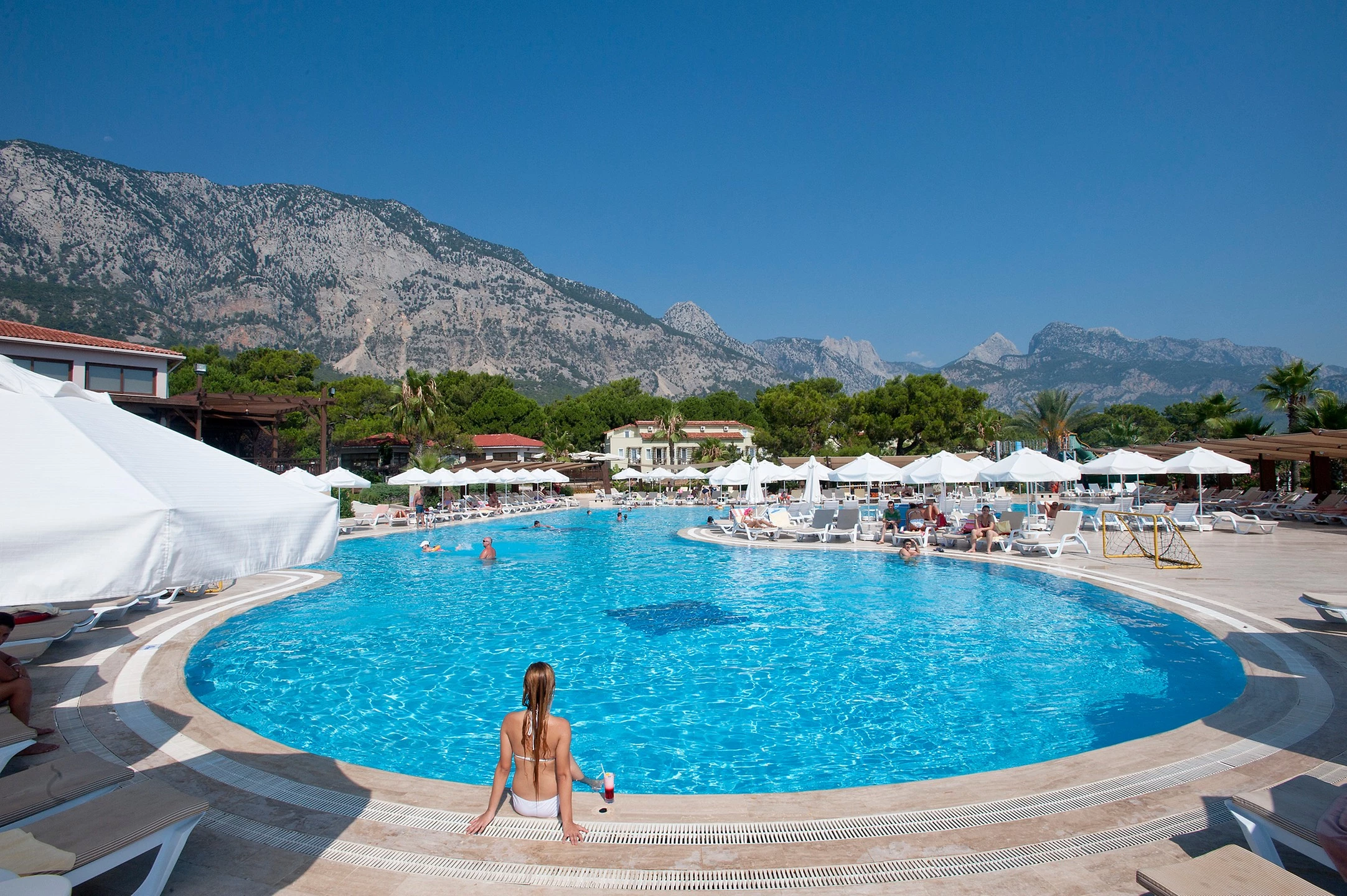#altIMG Havuz in Hotel# Crystal Flora Beach Resort #altIMG in# Antalya, Türkiye - #altIMG Image# 1