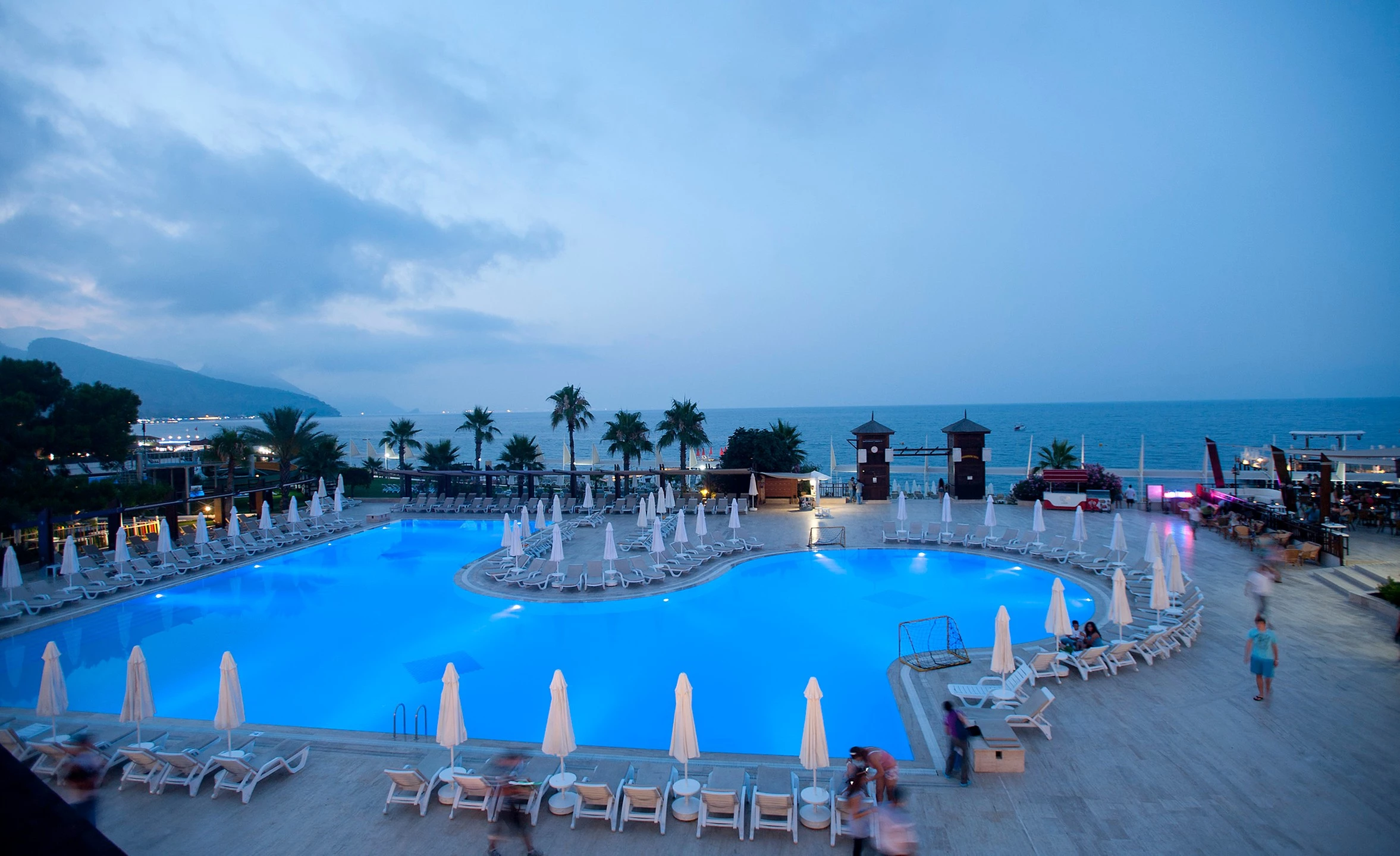 #altIMG Havuz in Hotel# Crystal Flora Beach Resort #altIMG in# Antalya, Türkiye - #altIMG Image# 2