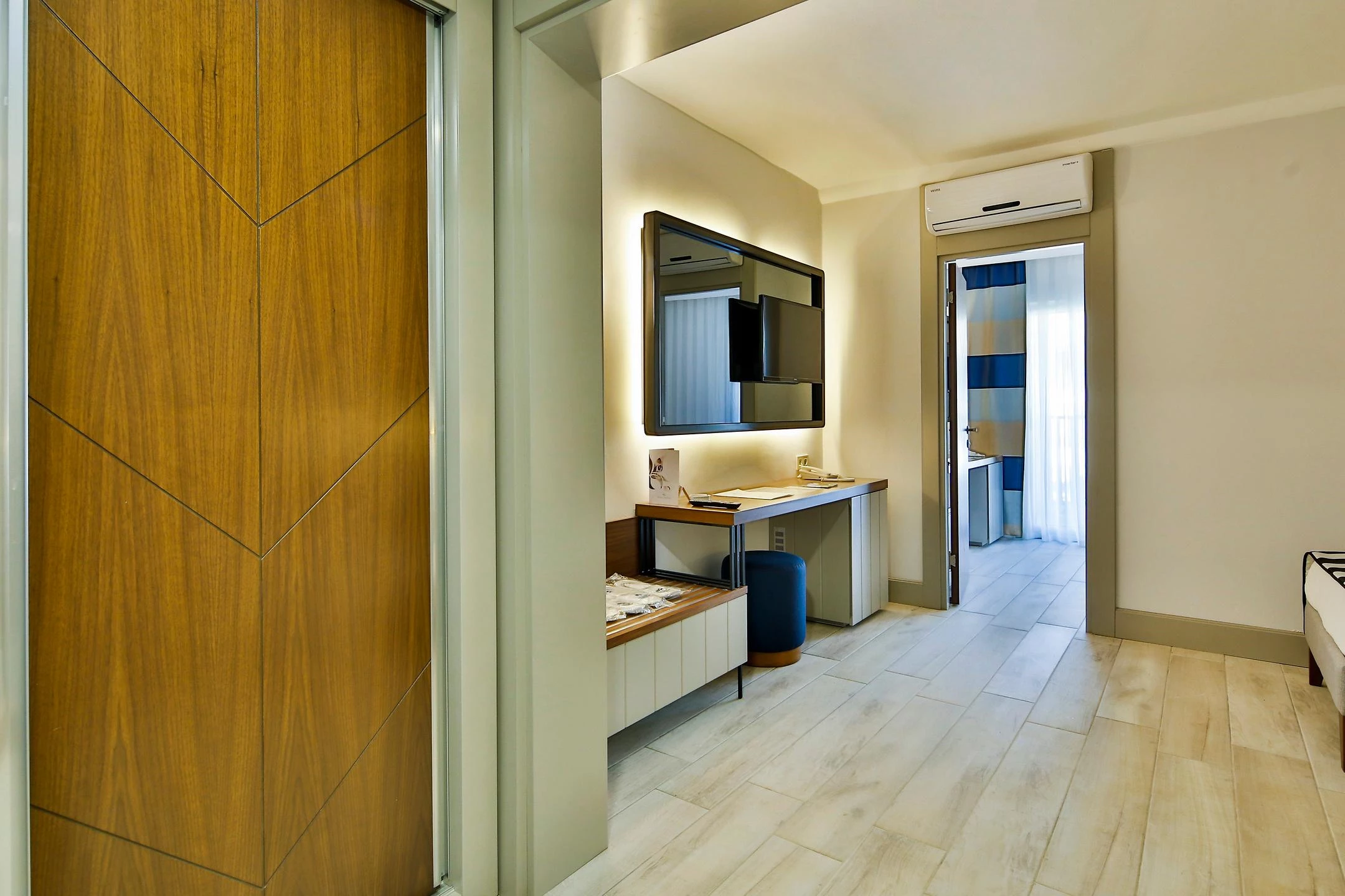 #altIMG Oda in Hotel# Crystal Flora Beach Resort #altIMG in# Antalya, Türkiye - #altIMG Image# 6