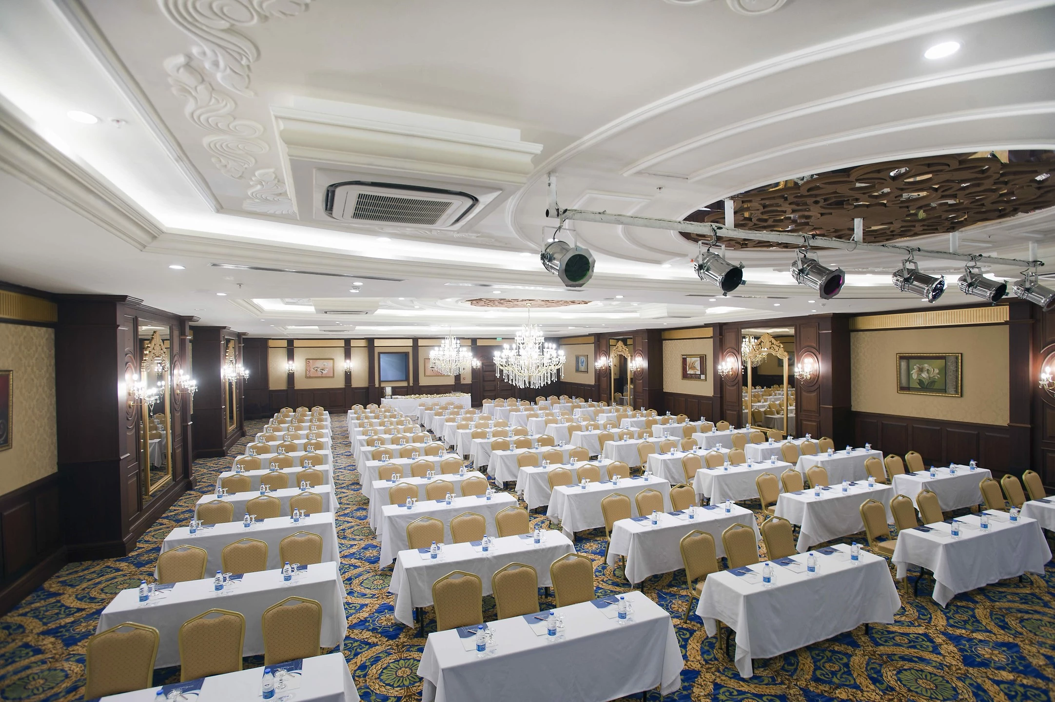 #altIMG Meeting in Hotel# Crystal Palace Luxury Resort #altIMG in# Antalya, Türkiye - #altIMG Image# 2