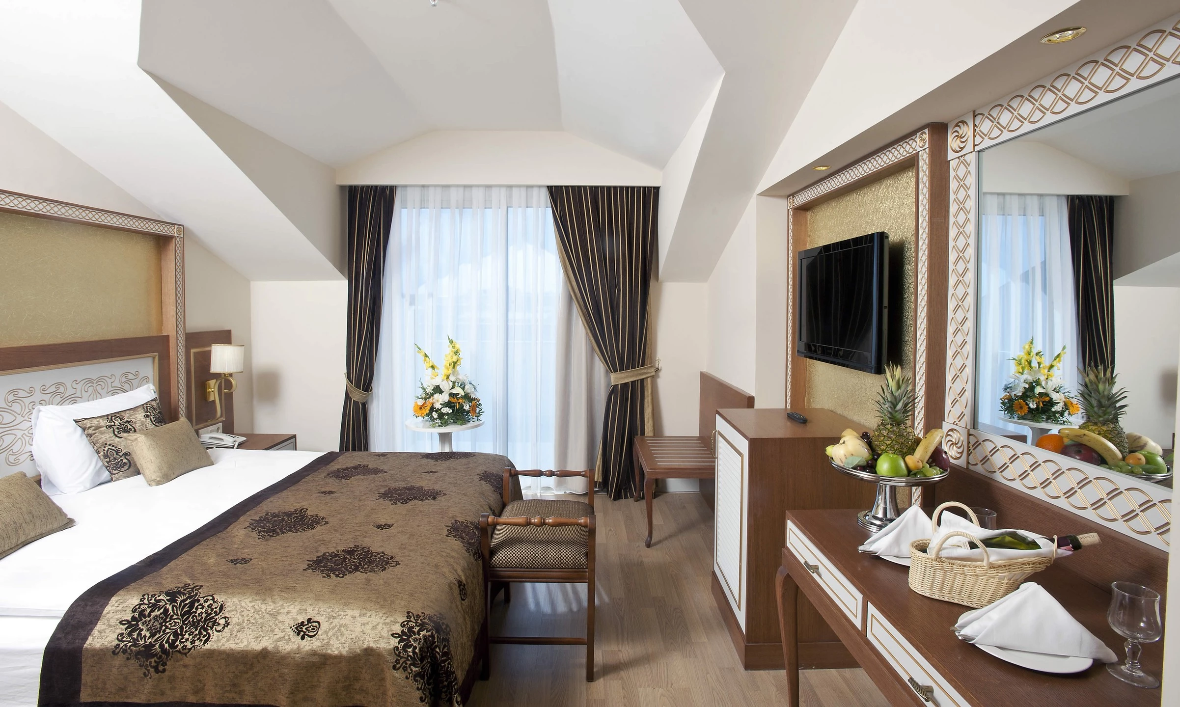 #altIMG Oda in Hotel# Crystal Palace Luxury Resort #altIMG in# Antalya, Türkiye - #altIMG Image# 8