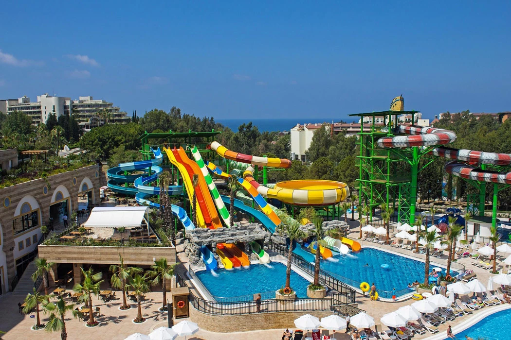 #altIMG Havuz in Hotel# Crystal Sunset Luxury Resort & SPA #altIMG in# Antalya, Türkiye - #altIMG Image# 5