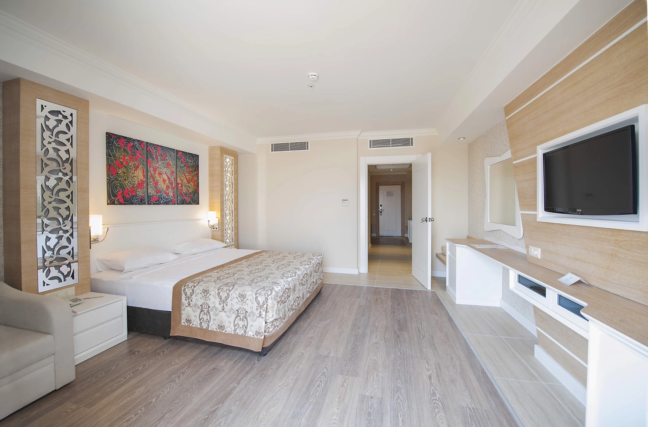 #altIMG Oda in Hotel# Crystal Sunset Luxury Resort & SPA #altIMG in# Antalya, Türkiye - #altIMG Image# 6