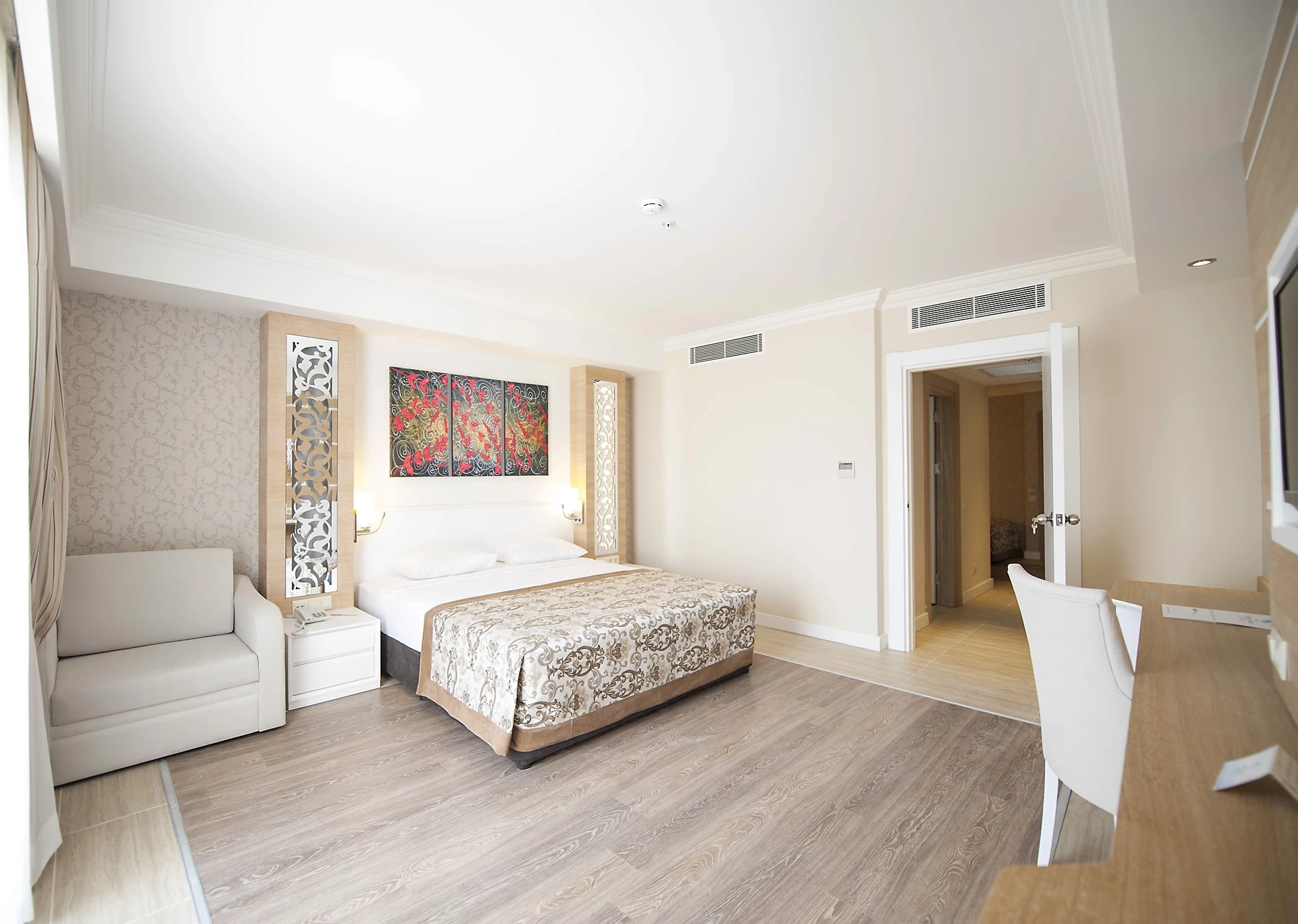 #altIMG Oda in Hotel# Crystal Sunset Luxury Resort & SPA #altIMG in# Antalya, Türkiye - #altIMG Image# 8