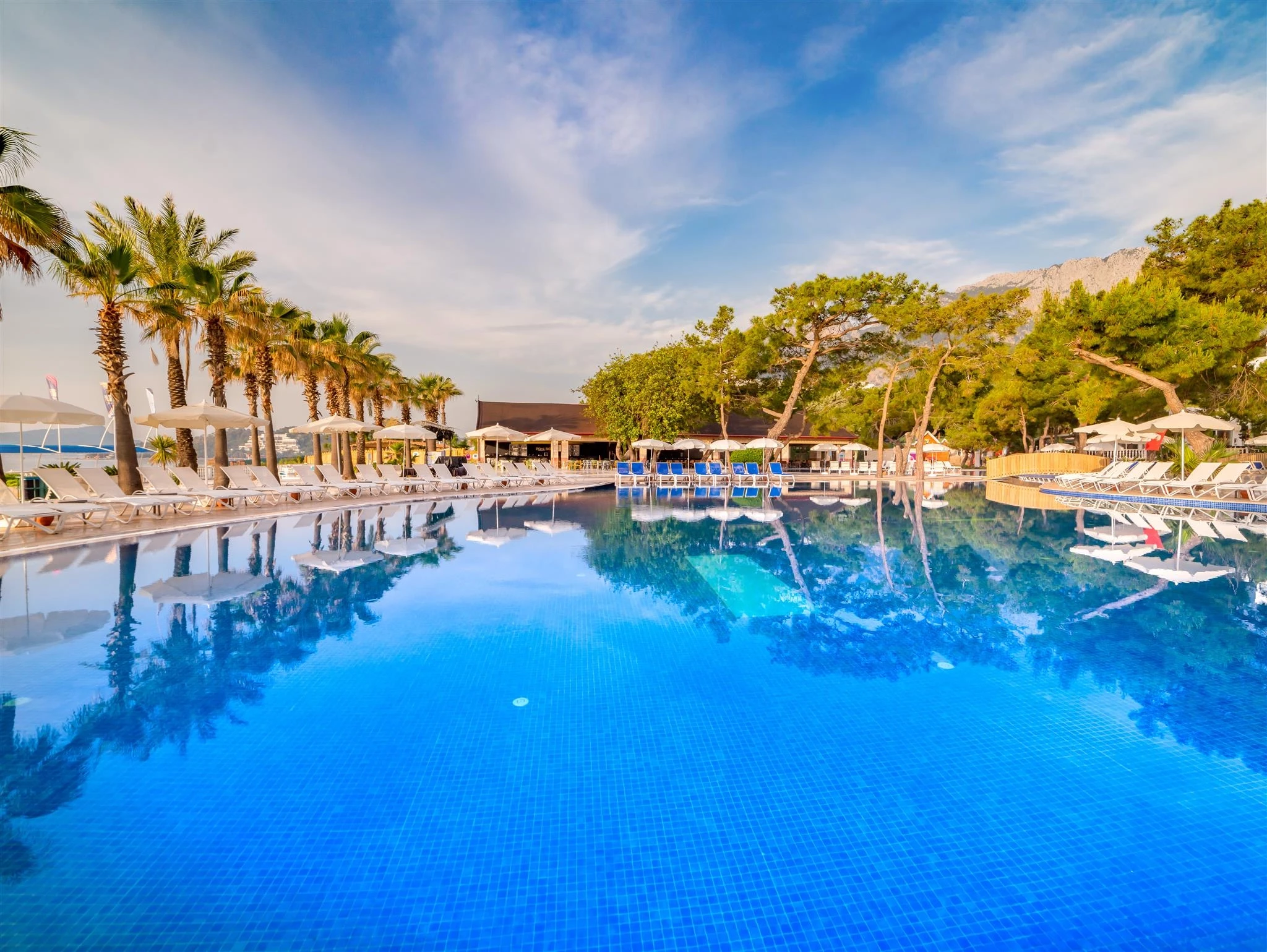 #altIMG Havuz in Hotel# Fun & Sun Family Comfort Beach #altIMG in# Antalya, Türkiye - #altIMG Image# 5