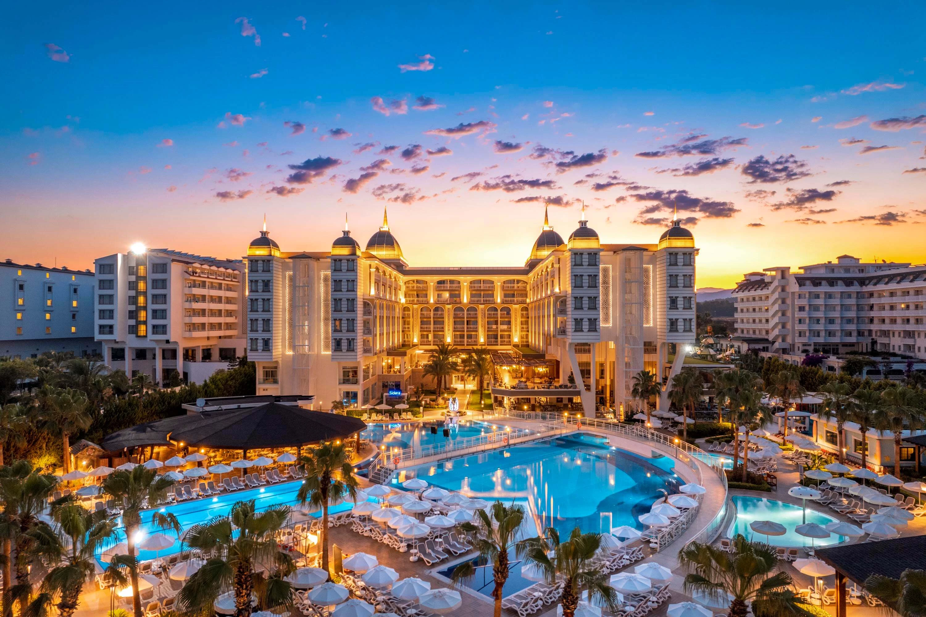 #altIMG Havuz in Hotel# Kirman Sidera Luxury #altIMG in# Antalya, Türkiye - #altIMG Image# 9