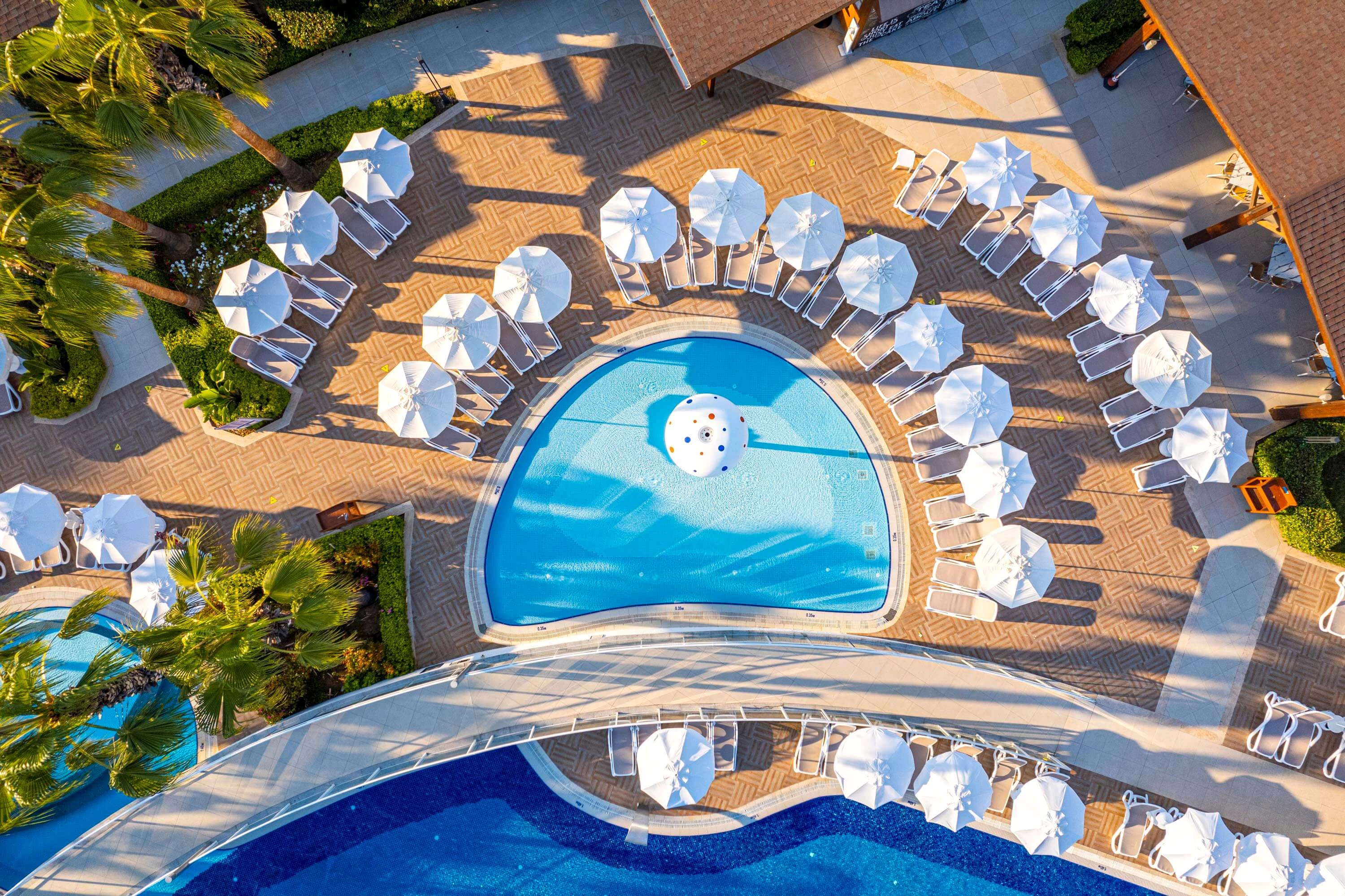 #altIMG Havuz in Hotel# Kirman Sidera Luxury #altIMG in# Antalya, Türkiye - #altIMG Image# 11