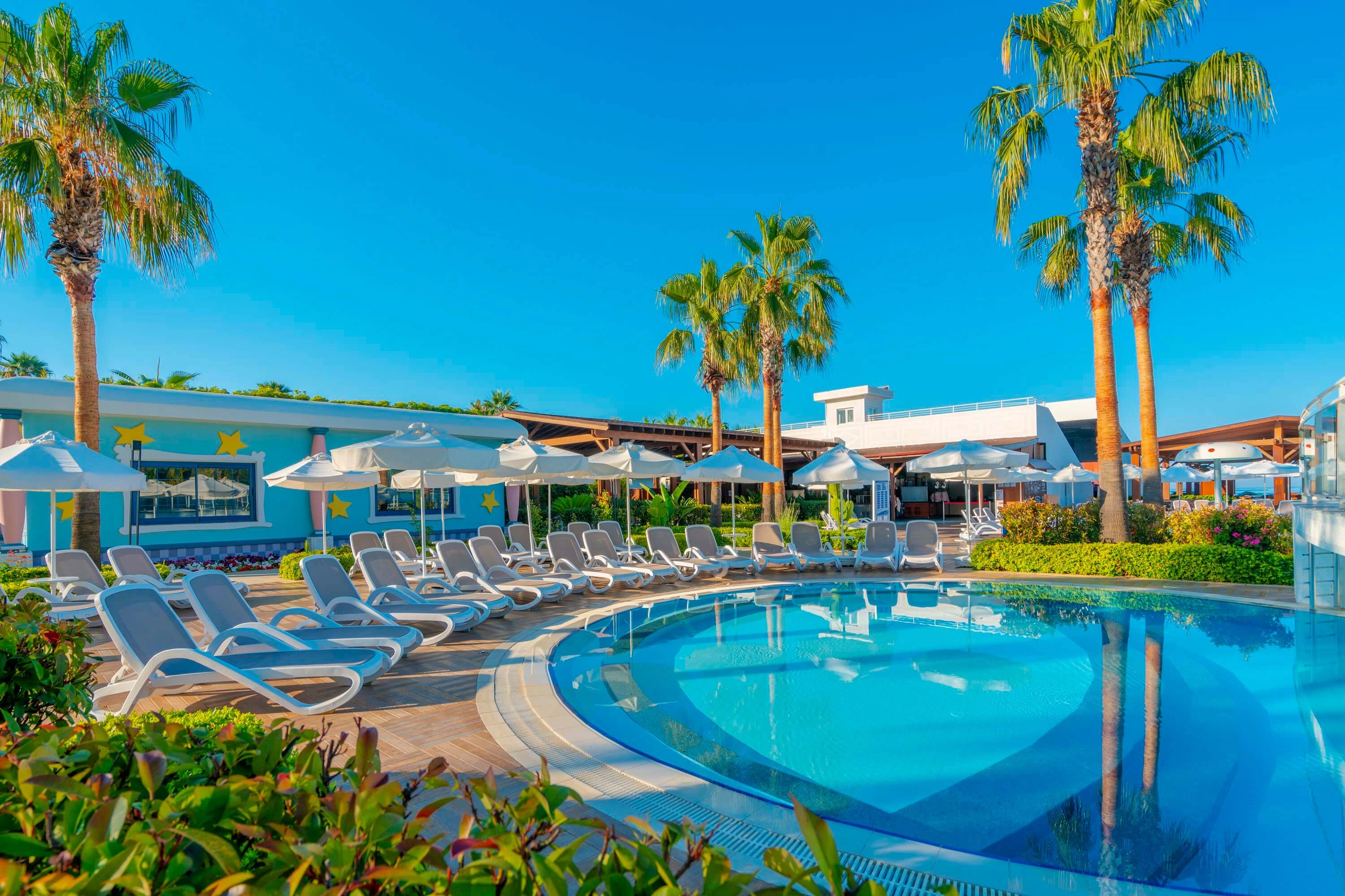 #altIMG Havuz in Hotel# Kirman Sidera Luxury #altIMG in# Antalya, Türkiye - #altIMG Image# 12