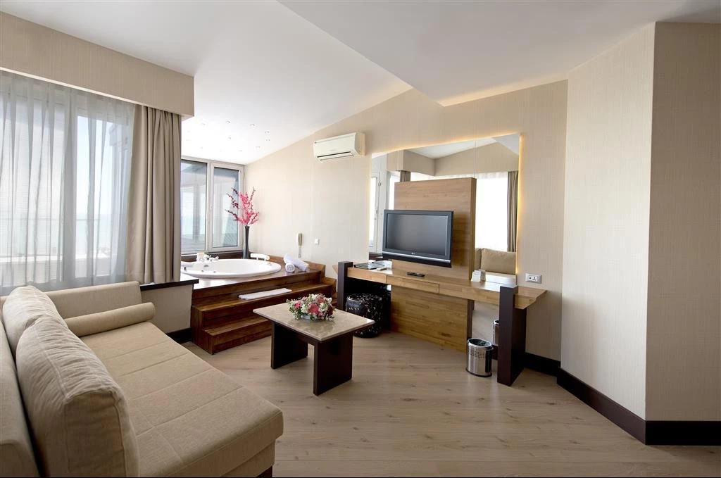 #altIMG Oda in Hotel# Limak Lara Deluxe Hotel Resort #altIMG in# Antalya, Türkiye - #altIMG Image# 2