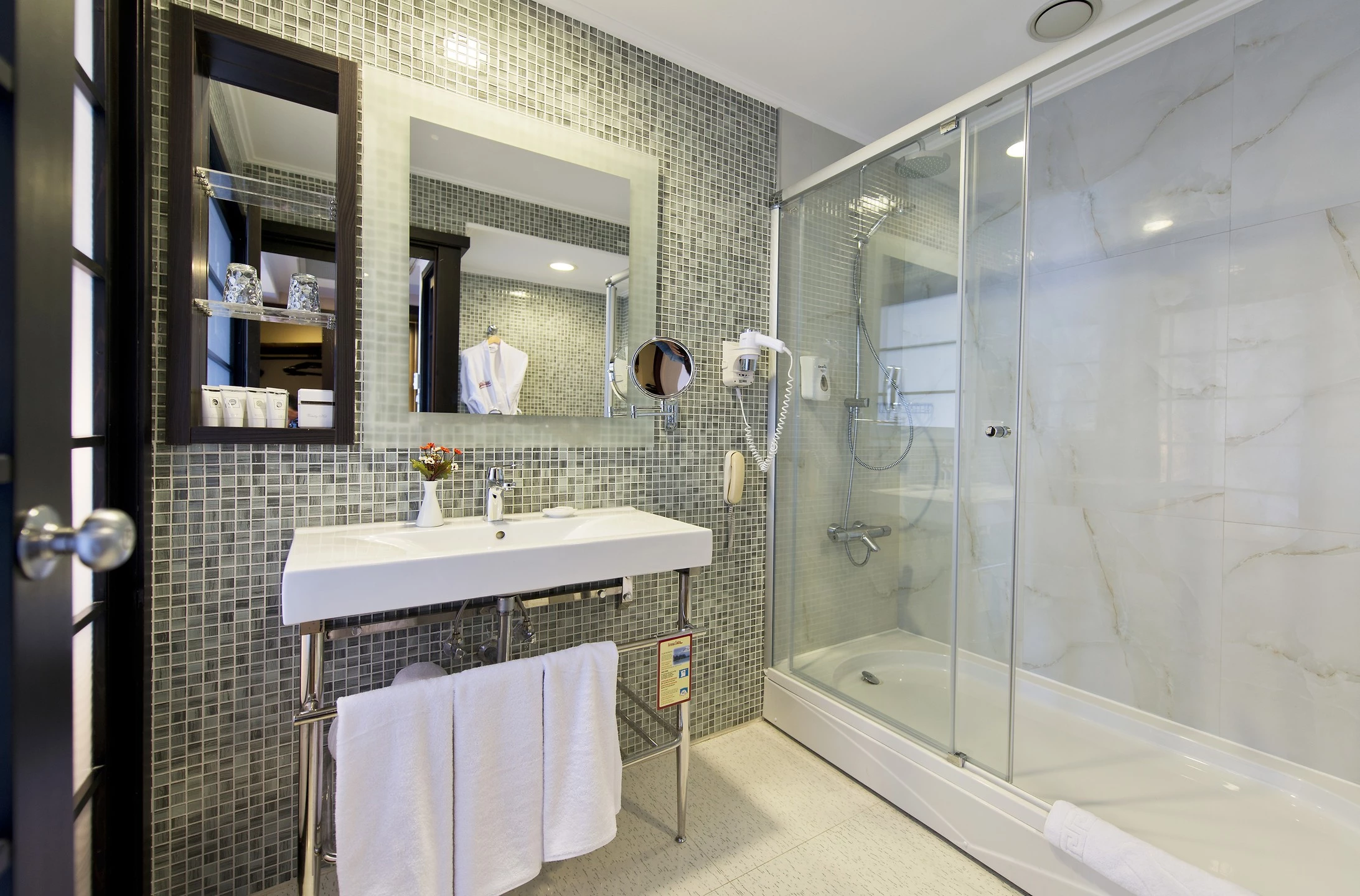 #altIMG Oda in Hotel# Limak Lara Deluxe Hotel Resort #altIMG in# Antalya, Türkiye - #altIMG Image# 4