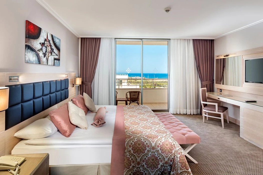 #altIMG Oda in Hotel# Miracle Resort Hotel #altIMG in# Antalya, Türkiye - #altIMG Image# 14