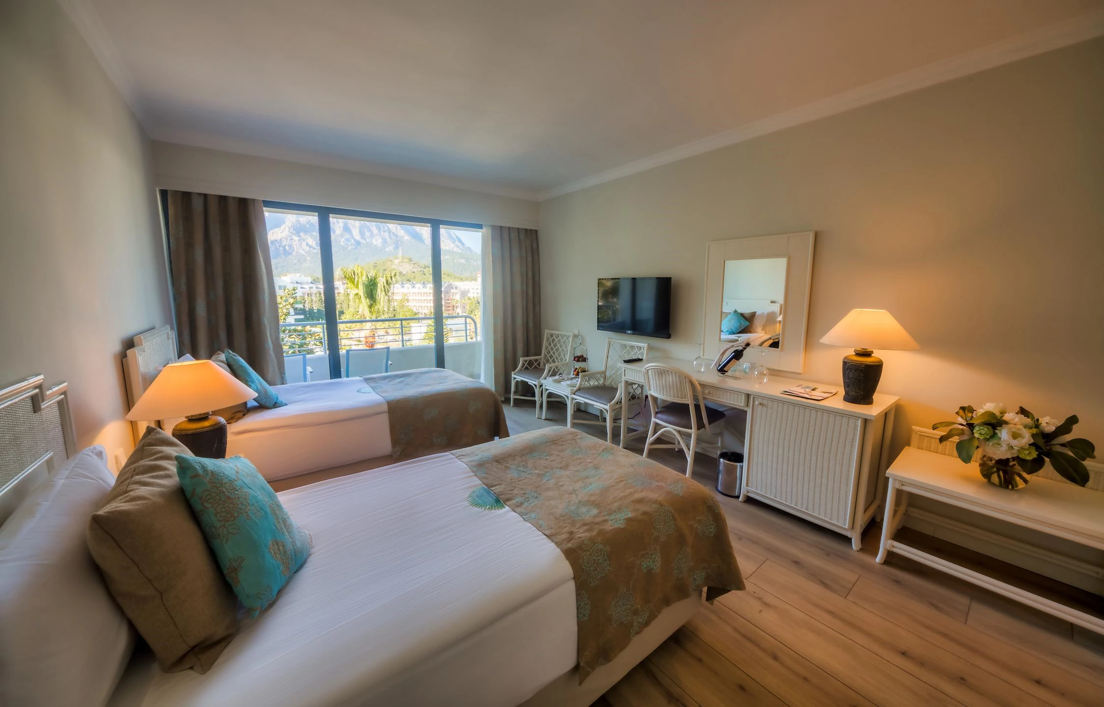 #altIMG Oda in Hotel# Mirage Park Resort #altIMG in# Antalya, Türkiye - #altIMG Image# 8