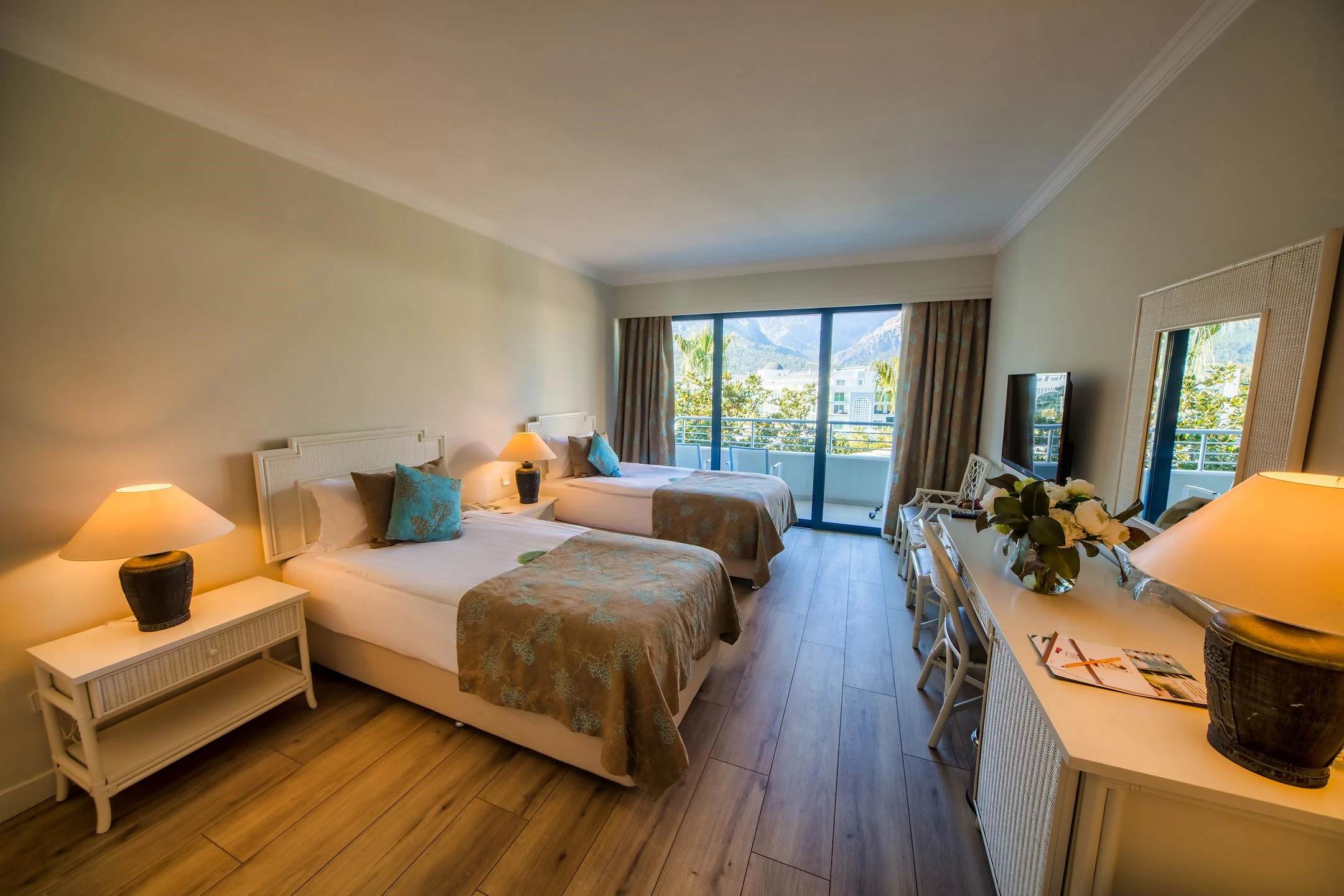 #altIMG Oda in Hotel# Mirage Park Resort #altIMG in# Antalya, Türkiye - #altIMG Image# 9