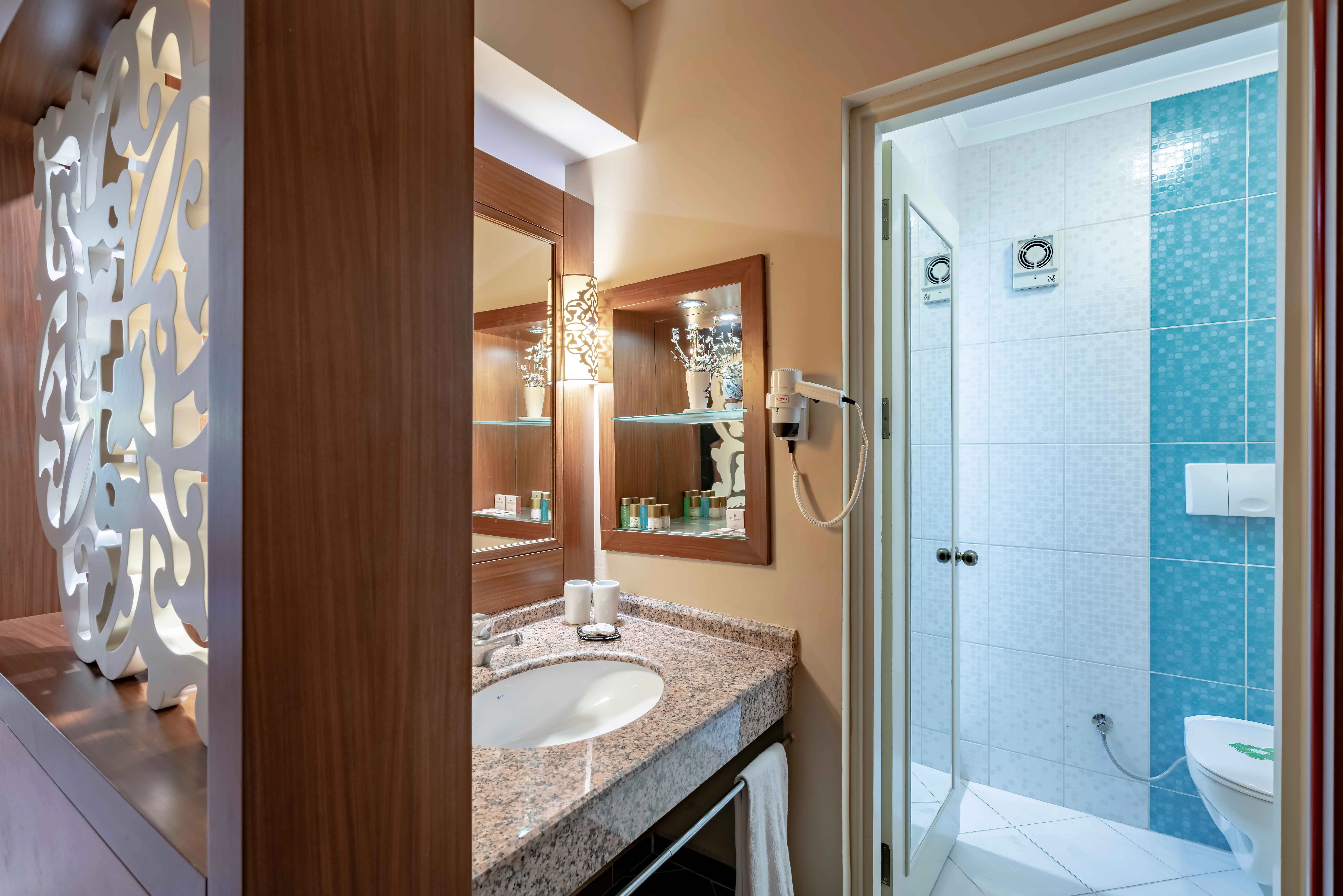 #altIMG Oda in Hotel# Royal Diwa Resort #altIMG in# Antalya, Türkiye - #altIMG Image# 17