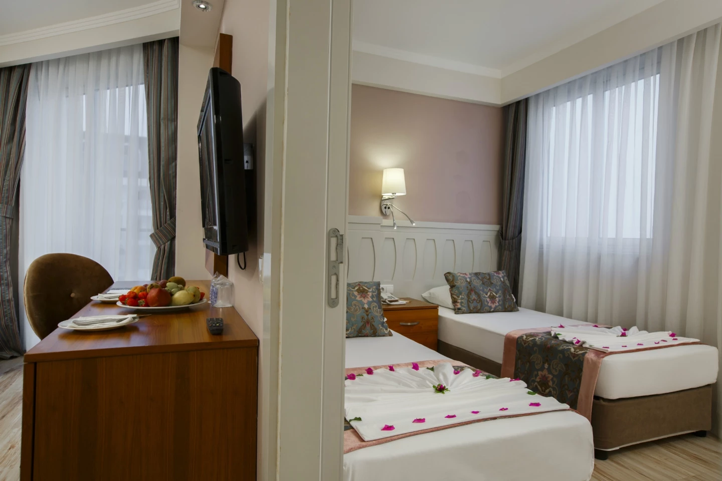 #altIMG Oda in Hotel# Side Crown Serenity Hotel #altIMG in# Antalya, Türkiye - #altIMG Image# 2