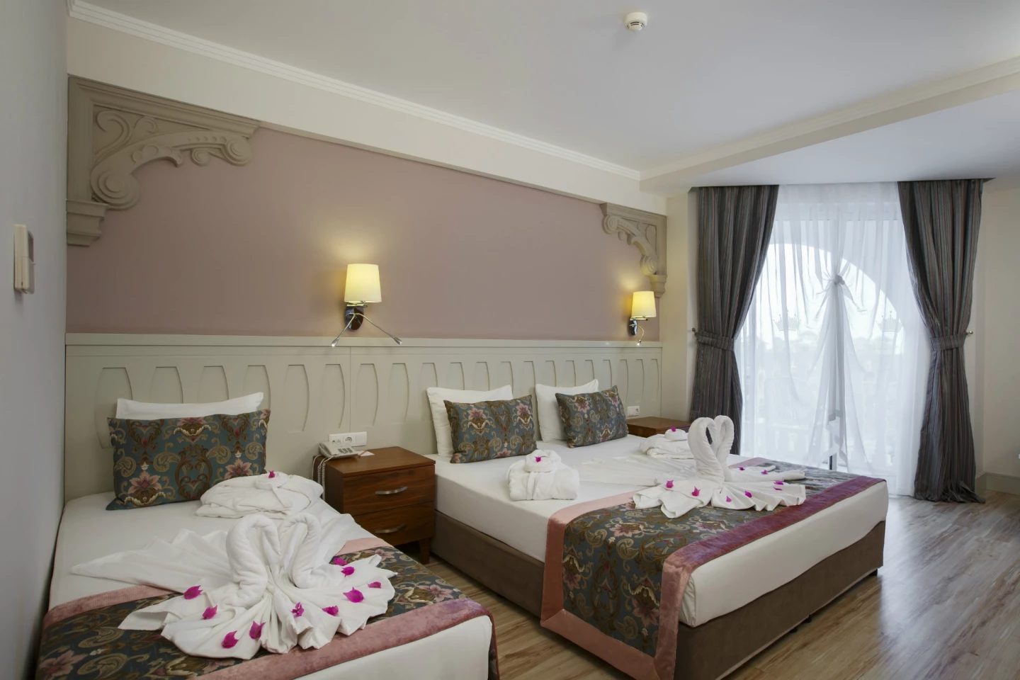 #altIMG Oda in Hotel# Side Crown Serenity Hotel #altIMG in# Antalya, Türkiye - #altIMG Image# 4