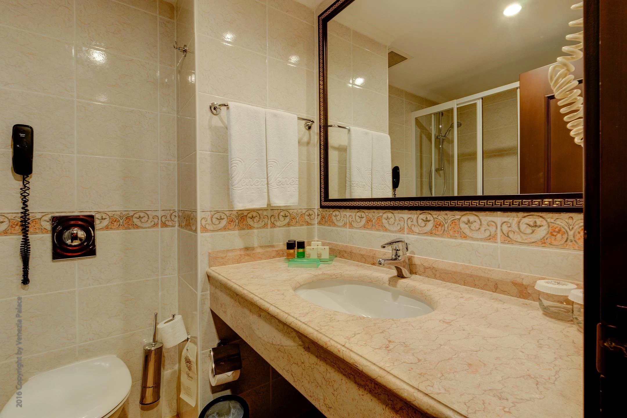 #altIMG Oda in Hotel# Venezia Palace Deluxe Resort Hotel #altIMG in# Antalya, Türkiye - #altIMG Image# 3